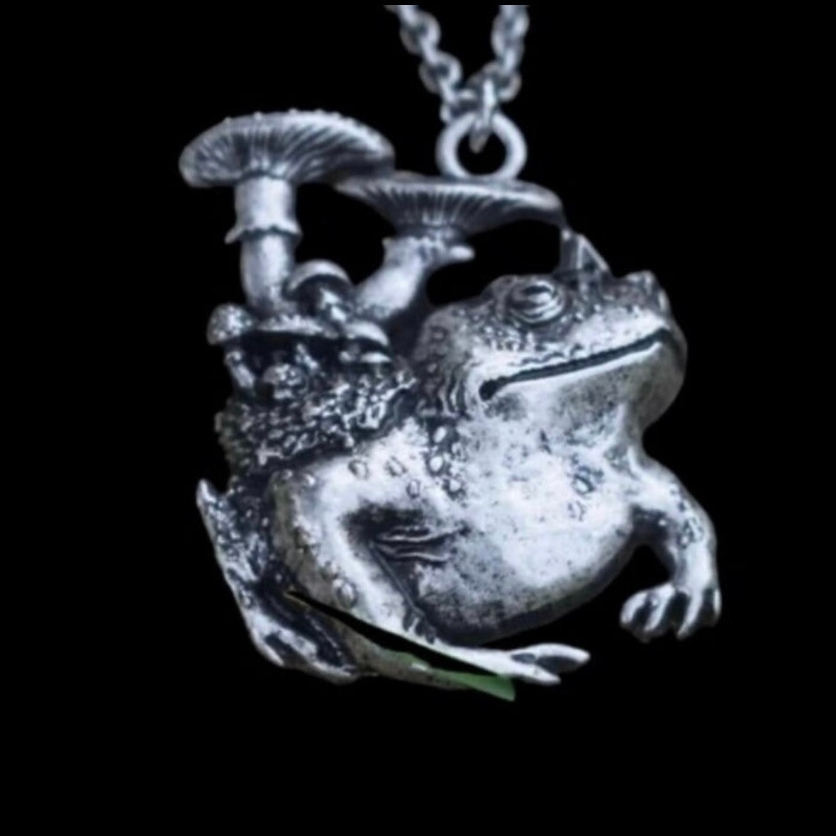 Nature Mountain Frog/Toad Forest Mushroom Pendant Necklace*