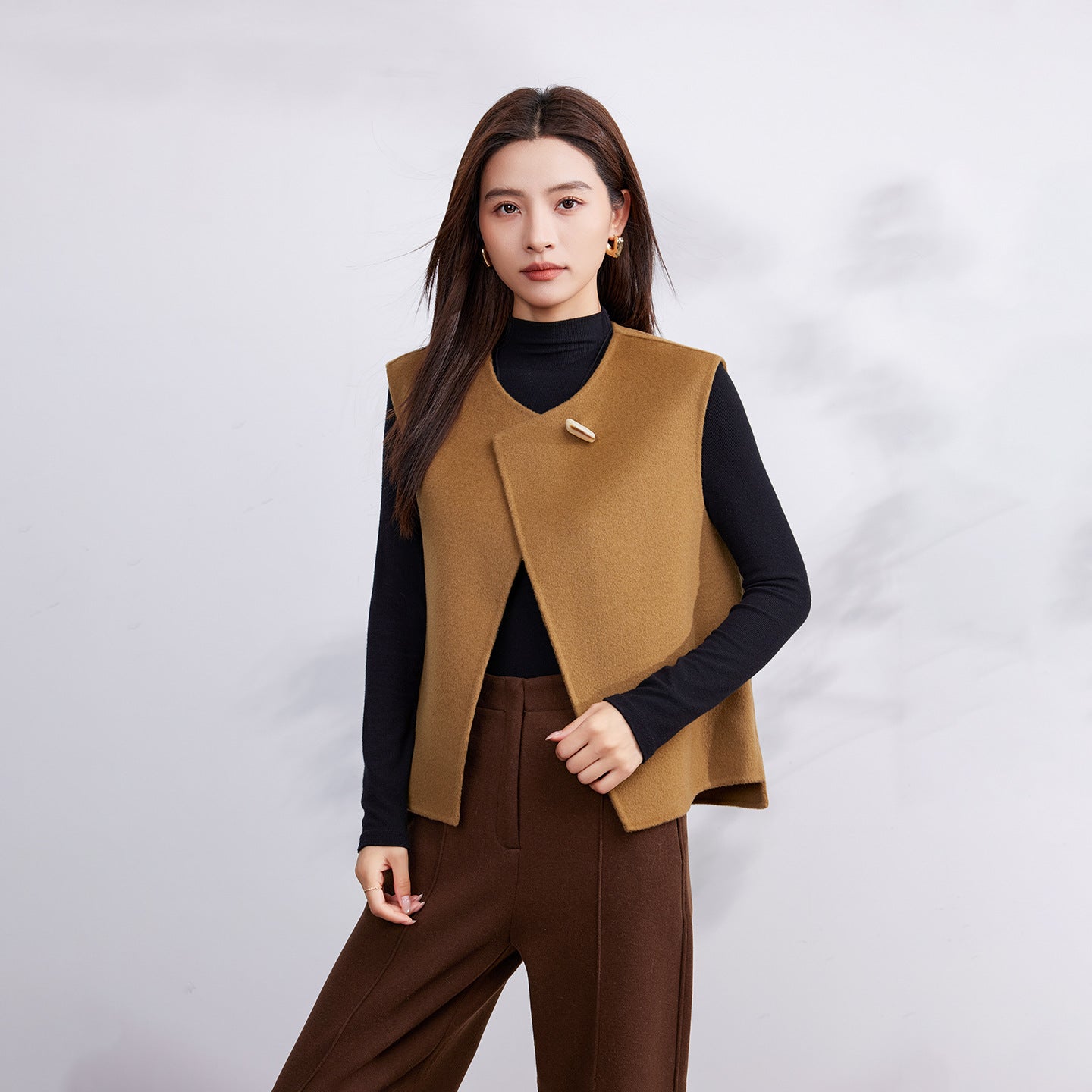2025 New Shoulder One Button Short Style Light Luxury Vest Warm Double sided Wool Coat for Women