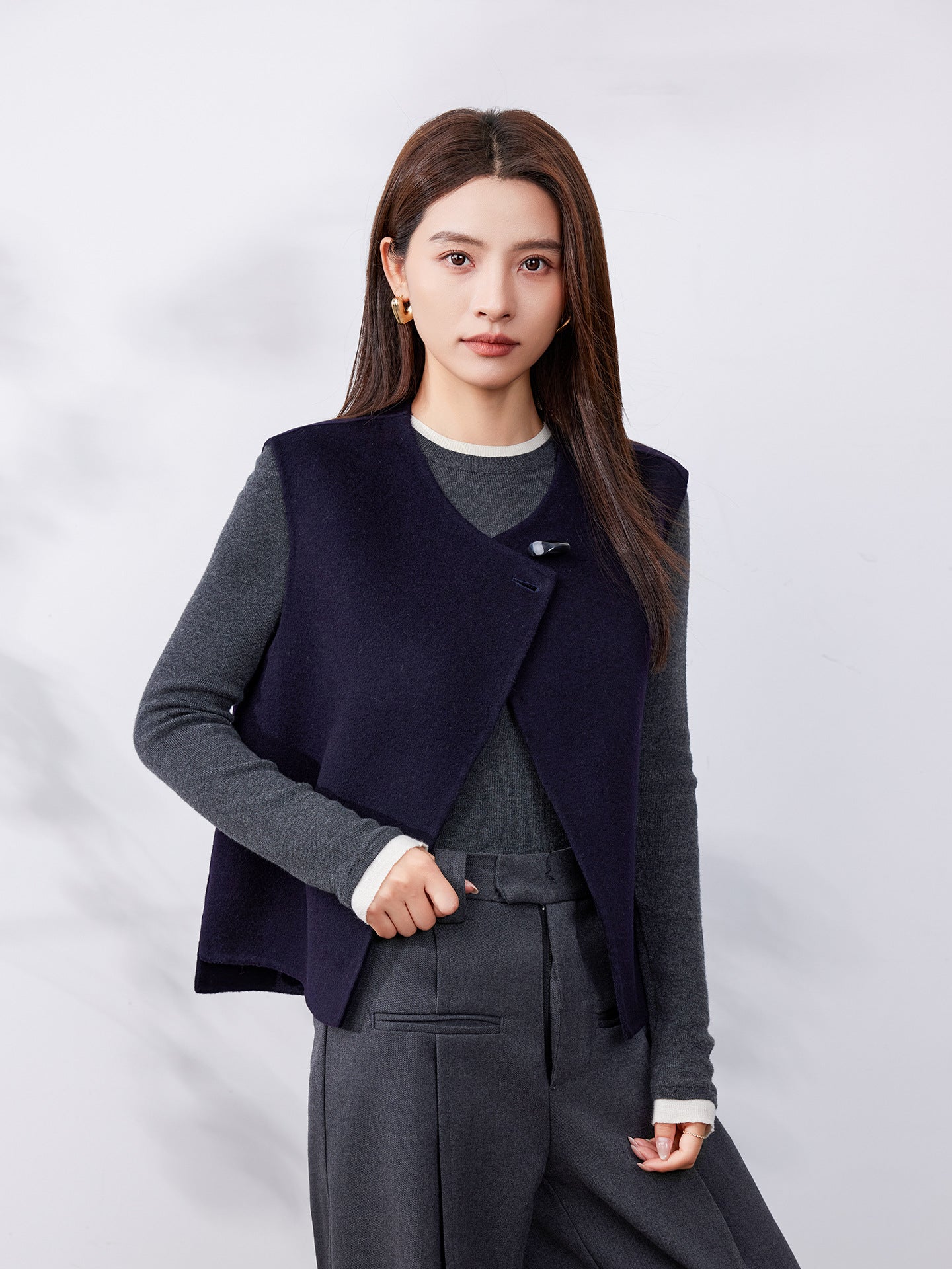2025 New Shoulder One Button Short Style Light Luxury Vest Warm Double sided Wool Coat for Women